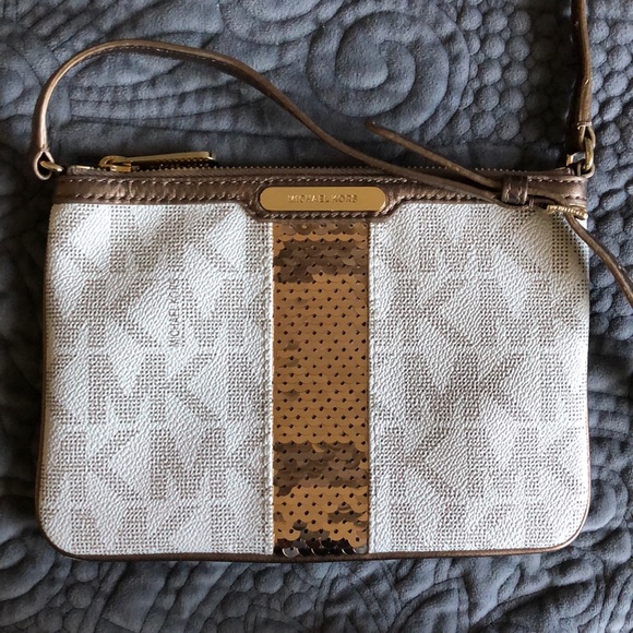 NWOT Michael Kors Small Crossbody Pouch - Picture 1 of 8